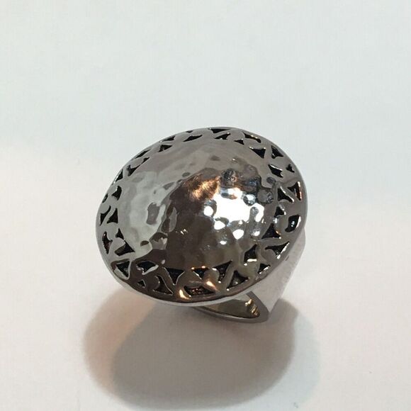 Hammered Metal Dome Ring Size 6.5 Silver Tone Wide Band Large Shield - Picture 12 of 14